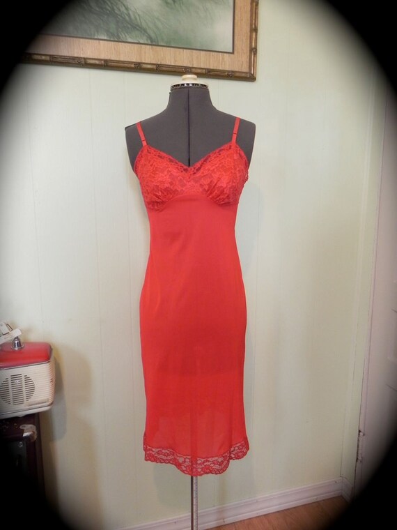 Vintage 50s Red Slip , Lipstick Red Lace Slip Nightdr… Gem
