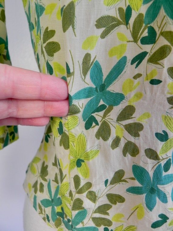 Vintage 50s Top Rayon or Silk Green Print Blouse … - image 7