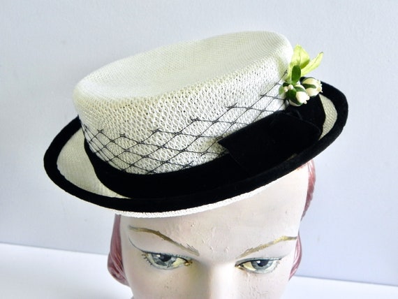 Vintage 50s Straw Hat with Flowers French Topper - image 10