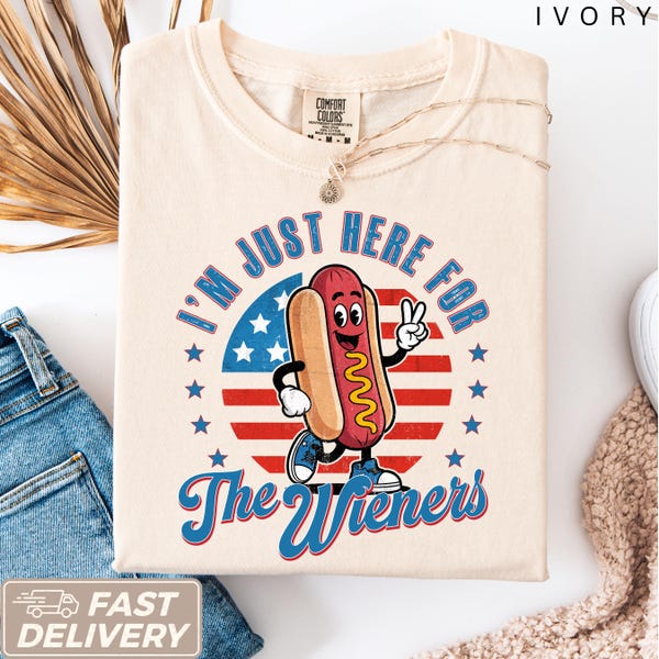Je suis juste là pour le t-shirt de saucisses fumées, t-shirt drapeau patriotique des Etats-Unis, haut drôle de hot-dog américain, T-shirt du 4 juillet, chemise d'humour de jour de l'indépendance