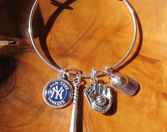 New York Yankees - Adjustable Bangle Bracelet, Necklace, Key Chain or Car Dangle -Baseball, Yankees, MLB