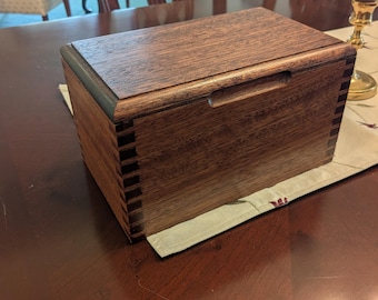 Mahogany Jewelry Box / Keepsake Box Felt Lined. 11X6X5.25
