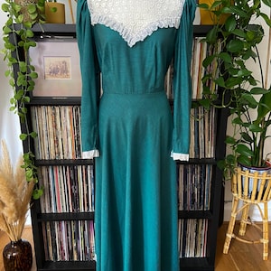 Vintage 1970s Green White Lace Prairie Dress
