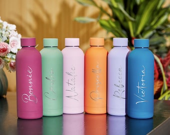 Gepersonaliseerde waterfles, aangepaste roestvrijstalen fles, beker gegraveerde naam, drinkfles, geïsoleerde fles, cadeau voor haar, cadeau voor bruidsmeisjes