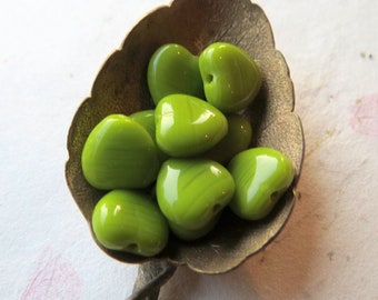 New GLOSSY GREEN HEARTS . 20 Czech Pressed Glass Heart Beads . 8 mm beads . Supplies for Jewelry Making