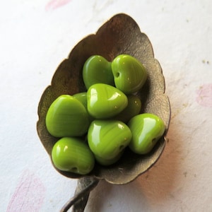 New GLOSSY GREEN HEARTS . 20 Czech Pressed Glass Heart Beads . 8 mm beads . Supplies for Jewelry Making