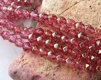 GOUDEN ROZE NUGGETS. 50 Tsjechische facetgeslepen glaskralen. 4 mm. Benodigdheden voor het maken van sieraden