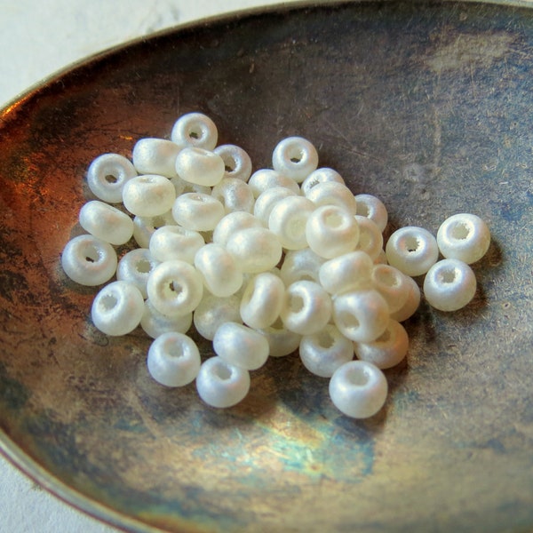 New LITTLE PEARLY BEADZ . 100 Czech Matte Glass Seed Beads . 4 mm beads . Baroque Rocailles. Supplies for Jewelry Making