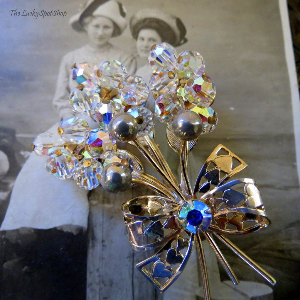 VINTAGE CRYSTAL BROOCH . Brass and Crystal Pin . Antique