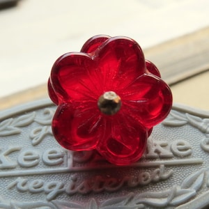 SIAM RUBY FLOWERS . 10 Czech Cupped Glass Flower Beads . 16 mm beads . Supplies for Jewelry Making