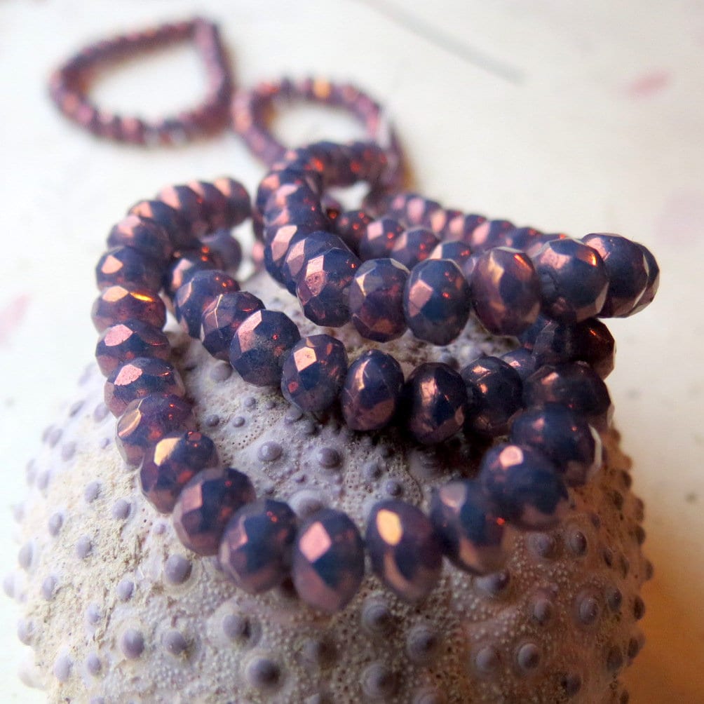 パープルラスタージェムズ。チェコ製メタリックガラスビーズ30個。3 x