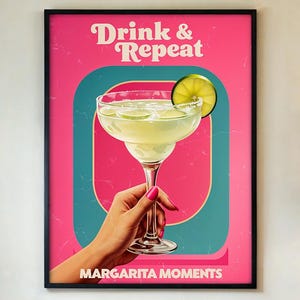Plakat Drink & Repeat Margarita, sztuka ścienna w stylu retro z koktajlami, wydruk w różowym barze, zabawna dekoracja kuchni z alkoholem, sztuka imprezowa w stylu lat 70., OPRAWIONE/NIEOPRAWIONE