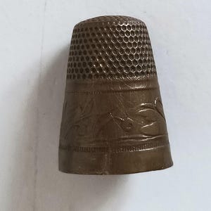 Vintage Brass Thimbles Set: Landscape Image, Sewing Notions