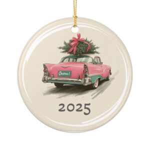Keramikornamente Vintage 1950er Jahre rosa Auto mit Weihnachtsbaum doppelseitig Urlaub Dekor Sammlerstück 2025
