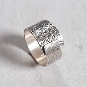 Pierścień unisex, rustykalny, teksturowany, młotkowany pierścień, metalowy, ręcznie robiony, regulowany, prezent dla niego, pierścień męski, unisex, na Dzień Ojca