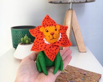 Tiger lily - Handmade and embroidered wool felt soft sculpture