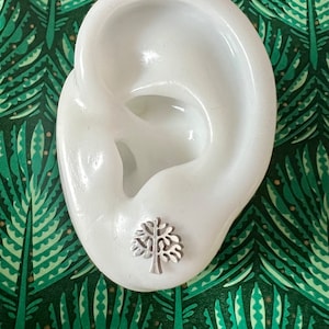 Beautiful Tree Of Life Stud Earrings - Stainless Steel