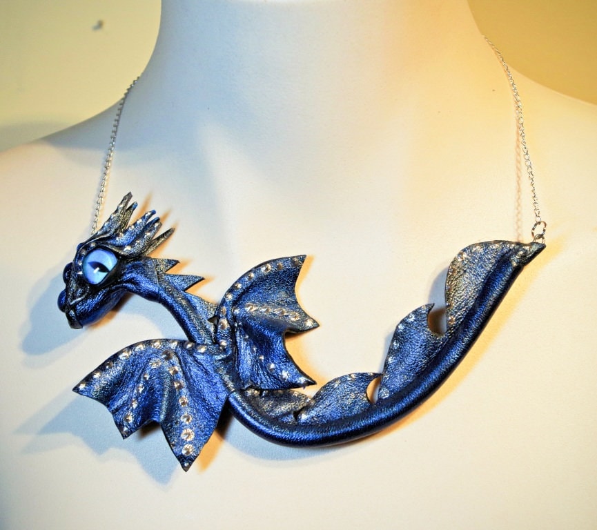 Fantasy Cosplay Blue Glass Eye Dragon Pendant Leather Pendant Necklace Eyeball Black