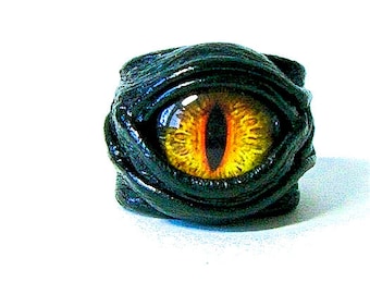 Handmade leather ring. Dragon eye adjustable  real leather ring. Statement ring. Horror leather ring. Evil eye ring. Halloween fantasy ring.