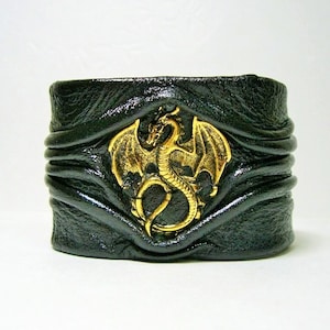 Drache aus echtem Leder-Armreif. Halloween schwarze Fantasie Leder Armreif. Drachen Dämon Armband. Geformten Leder. Tragbare Kunst
