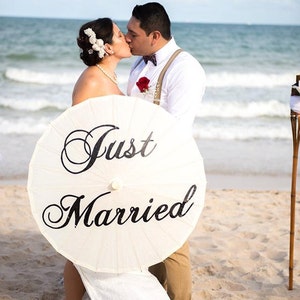 Wedding Just Married Umbrella Photography Prop White Parasol Beach Wedding Decor Custom Ceremony Sign Bridal Accessory Gift for Bride