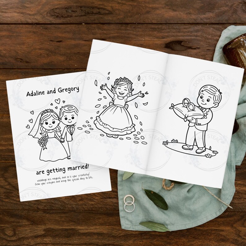 Puede incluir: Una p&aacute;gina de libro para colorear en blanco y negro con una novia y un novio que se casan. La novia lleva un vestido de novia y velo, y el novio lleva un traje. El texto "Adaline y Gregory se casan!" est&aacute; impreso en la parte superior de la p&aacute;gina.