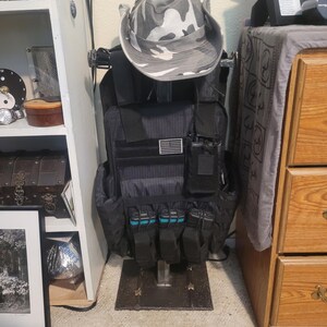 Body armor stand