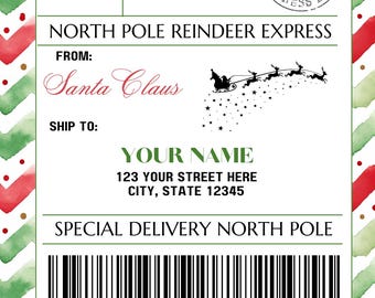 Peut inclure: Une étiquette d'expédition imprimable North Pole Reindeer Express avec un motif en chevron rouge et vert. L'étiquette comporte un code-barres, le texte "PRIORITY MAIL", "NORTH POLE REINDEER EXPRESS", "FROM: Santa Claus", "SHIP TO: YOUR NAME", "123 YOUR STREET HERE", "CITY, STATE 12345", "SPECIAL DELIVERY NORTH POLE", et "Merry Christmas".