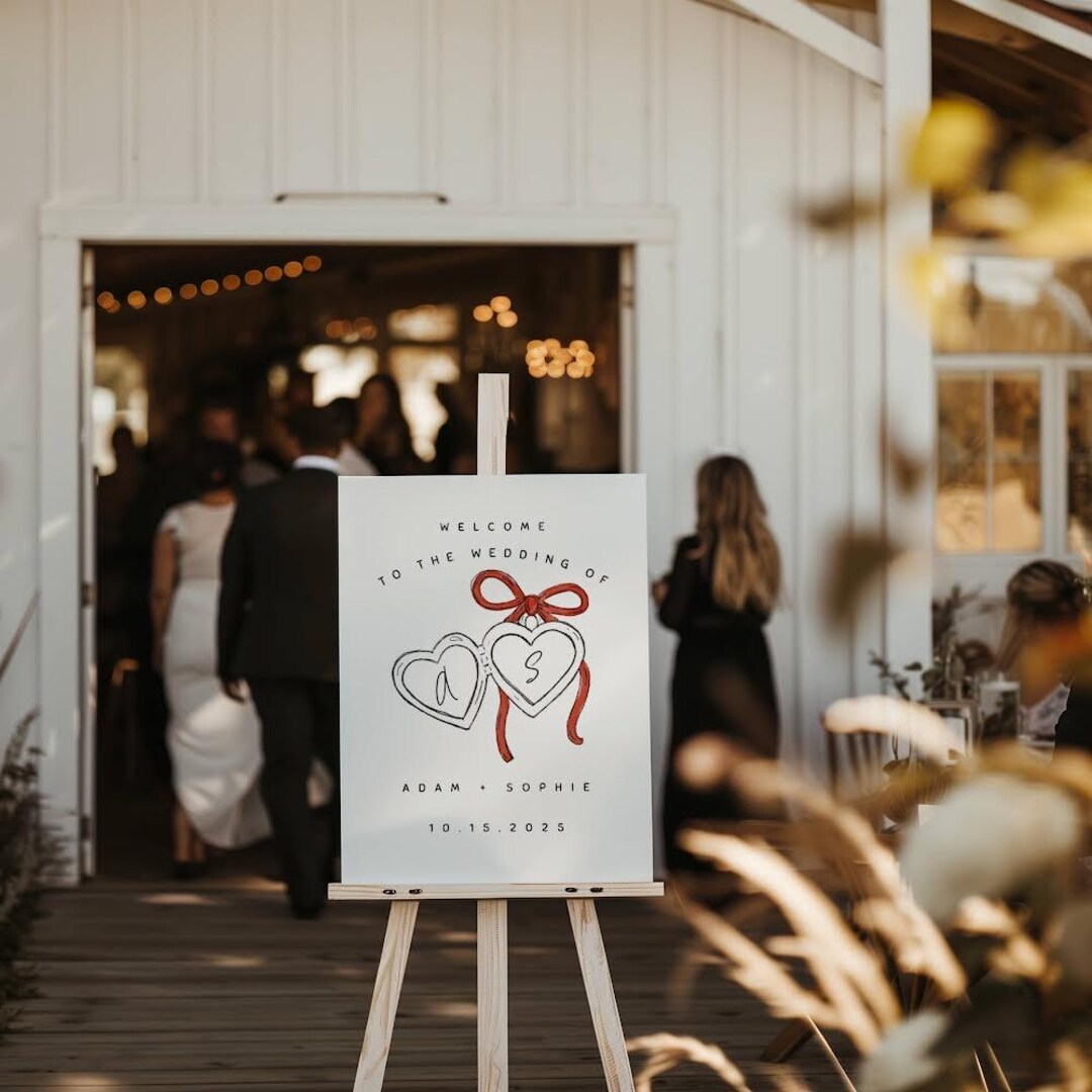 Locket Wedding Welcome Sign - Etsy