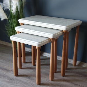 Couchtische 3er Set, handgemachter Nesting Beistelltisch 3er Set, Walnuss Beistelltisch Mitte Jahrhundert, moderne Wohnzimmermöbel, Nesting Tables Set