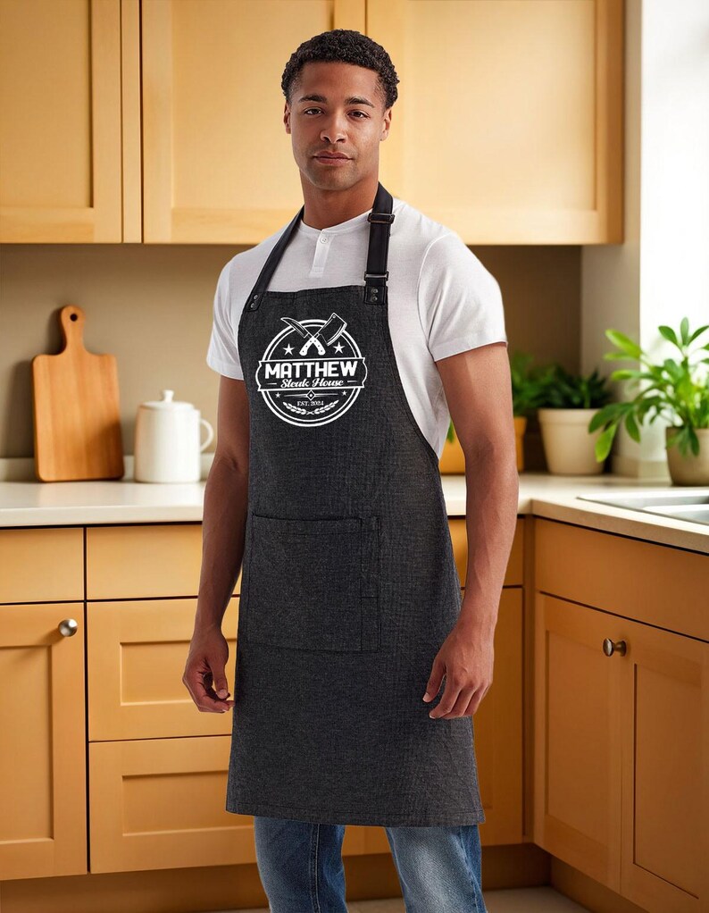 Steak House Name Apron, Personalized Est 2026 Apron, Cotton Apron with Faux Leather Straps, Custom Kitchen Apron, Cotton Bib Apron w Pocket afbeelding 5