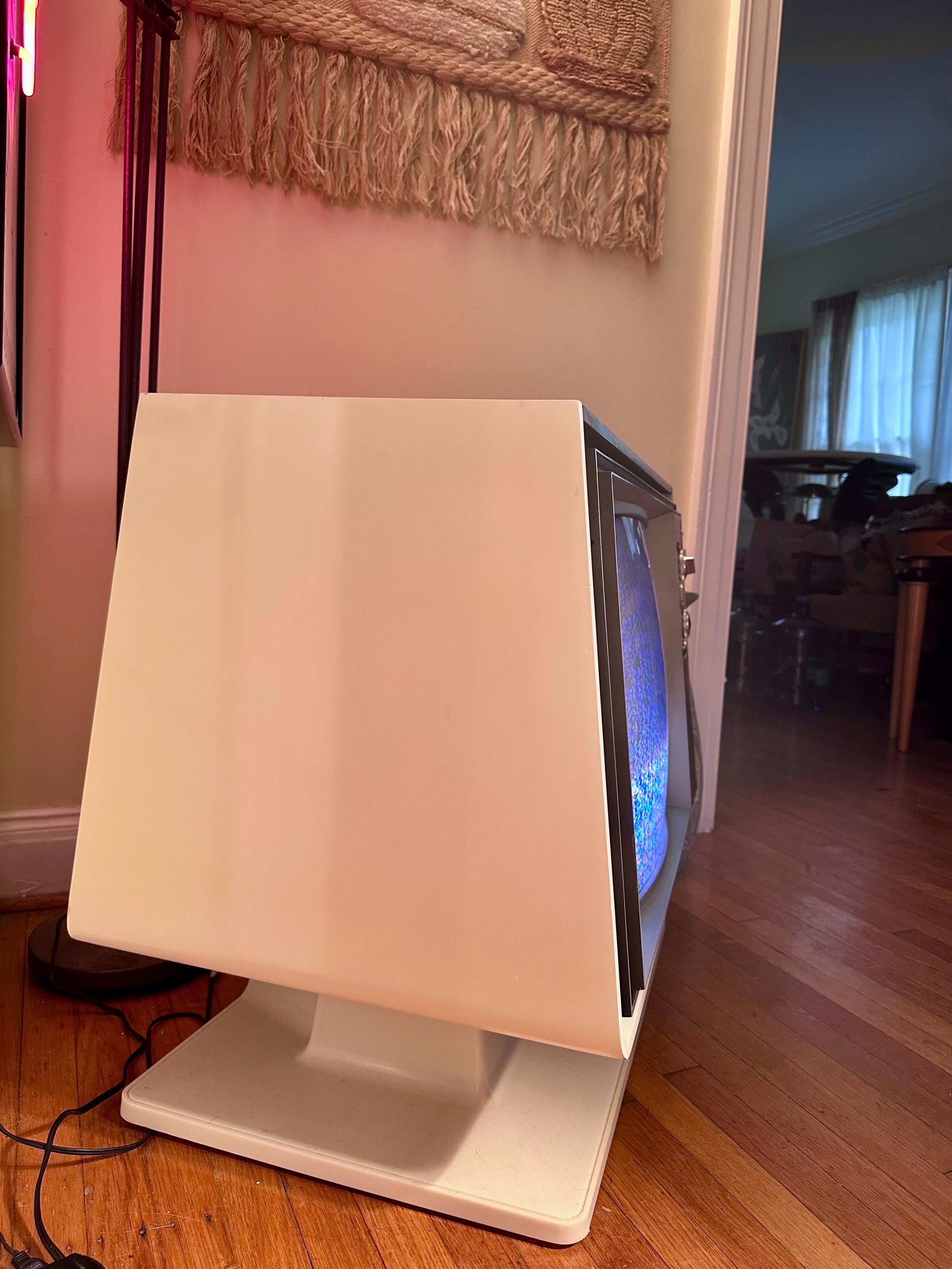 Zenith SUPER CHROMACOLOR Vintage Video Game TV Retro Space Age