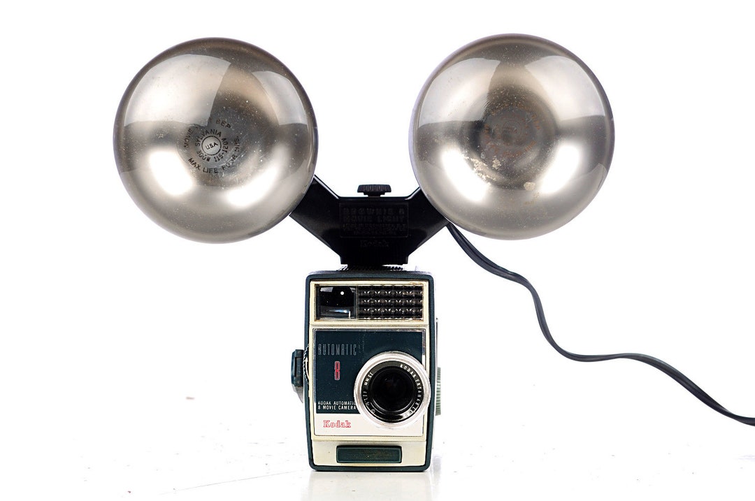 Kodak　8mm映写機 8mm MOVIE CAMERA Kodak Automatic Mid Century Movies Film Maker