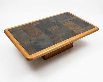 Table basse danoise moderne mi-siècle avec plateau en carreaux, en teck du Danemark, très grande (53 po x 33 po).