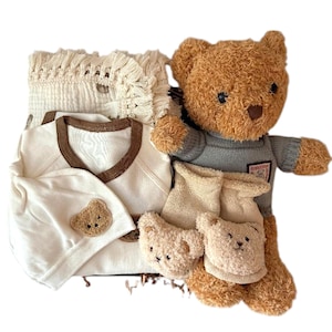 newborn gift box, Teddy Bear Baby Gift Set, Cotton Romper, Swaddle Blanket, Neutral Colors