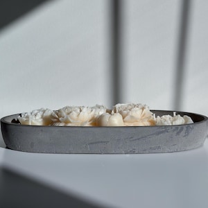 Floral Concrete Candle – Handmade Soy Wax – Minimalist Home Decor Gift – Modern Scented Candle for Her – Unique Gift Idea