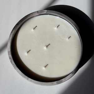 Round Concrete Candle Bowl – Hand-Poured Soy Candle | Sculptural Minimalist Decor | Large Centerpiece Candle | Cozy Earth Tones