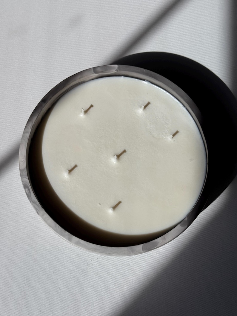 Round Concrete Candle Bowl – Hand-Poured Soy Candle | Sculptural Minimalist Decor | Large Centerpiece Candle | Cozy Earth Tones