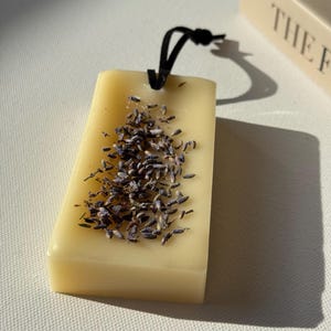 Lavender Wax Sachet – Handmade Soy Wax Air Freshener with Dried Lavender – Natural Closet & Drawer Scent – Aromatherapy Gift