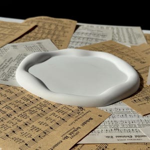 Small Ceramic Tray – Minimalist White Dish – Sculptural Catchall – Handmade Pottery Bowl