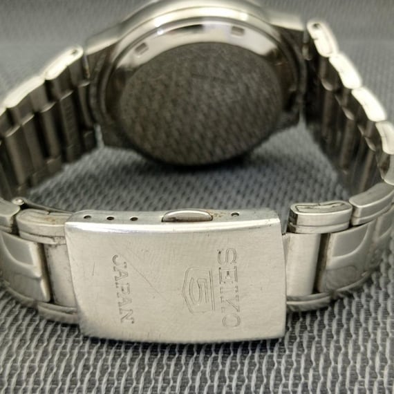 Genuine Vintage Seiko 5 Automatic 7S26A Japan Mens Original Dial Watch A246-U View 2