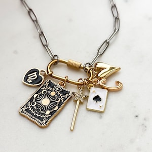 Ontwerp je eigen gemengde metalen karabijnhaak paperclip bedelketting, aangepaste ketting met meerdere charmes, gepersonaliseerd cadeau voor haar, doe-het-zelfbedels