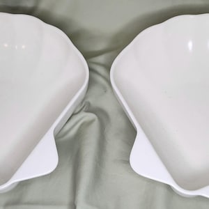 Vintage Large 10.5 inch White Pfaltzgraff  seashell Scallop Deep Serving bowl Dishes - perfect for crab dip Dishwasher/ Oven/Microwave Safe