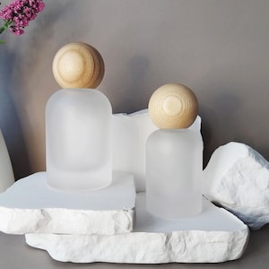 30ml 50ml Frosted Spray Bottles, Small Empty Glass Spray Bottle Fine Mist Spray Refillable Containers, Perfume Bottle for Travel, Wholesale