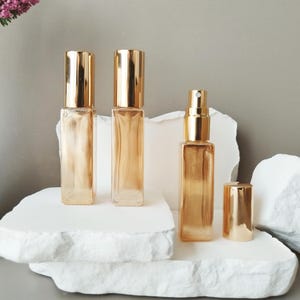 10ml quadratische feine Glassprühpumpflaschen, goldene Sprühflasche für ätherisches Öl, nachfüllbarer Parfümsprüher, Kosmetikverpackung, Großverkauf