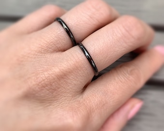 Thin Black Stainless Steel Ring: Stackable Couple Ring (2mm)