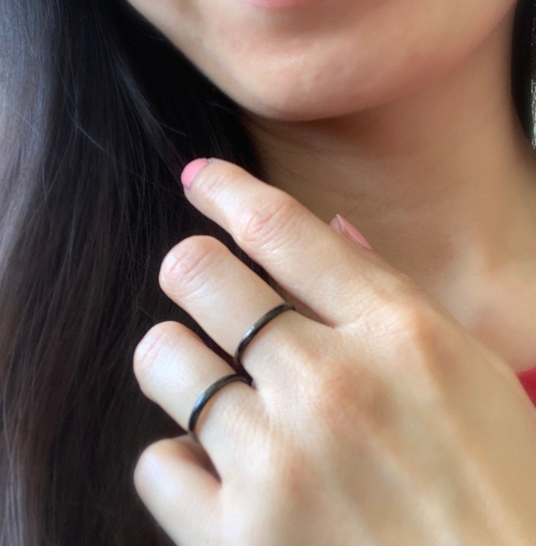 Simple black cheap ring