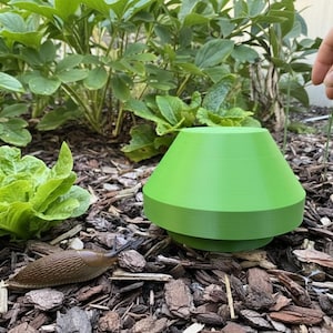 Snail trap for the garden – effective only against slugs, gentle on snails with shells, weatherproof