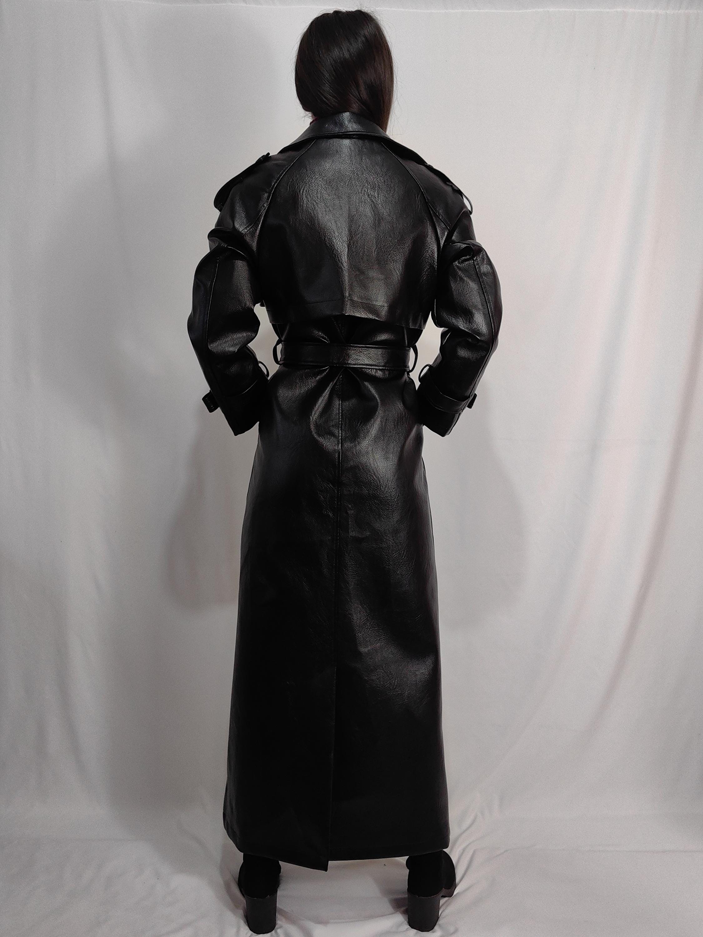 ブラックレザー トレンチコート ダブルブレスト ブラックフェイクレザートレンチコート：ダブルブレストロング