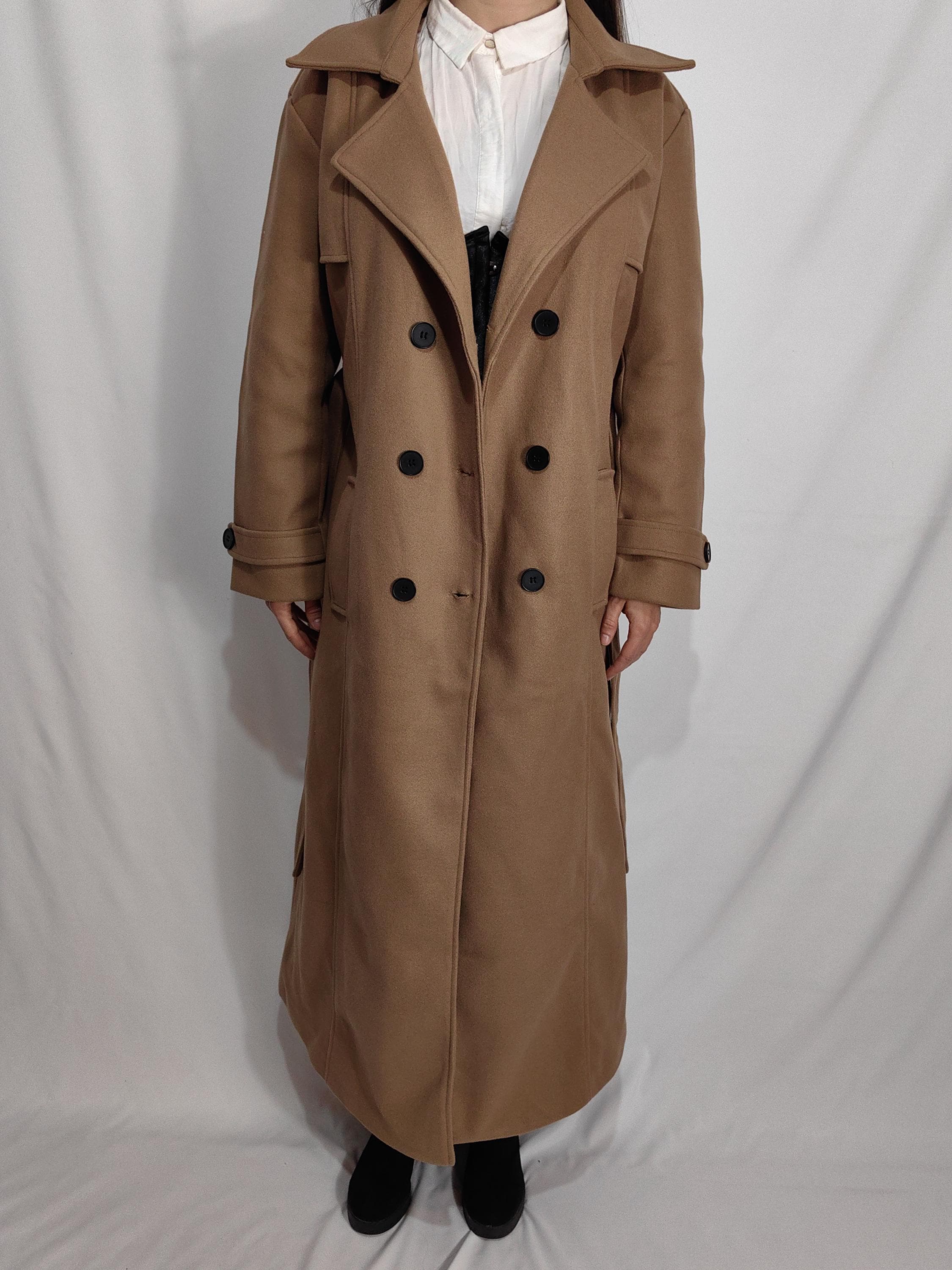 ブラウン系 ダブルブレスト ロングウールコート ブラウンウールコート：ロング丈ダブルブレストベルト付き冬用コート